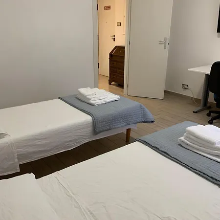 Apartment At Mollys Metro A Luciosestio