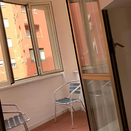 Apartment At Mollys Metro A Luciosestio *