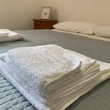 Apartment At Mollys Metro A Luciosestio Rome
